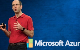 微软发布新一代高性能 AI 推理芯片